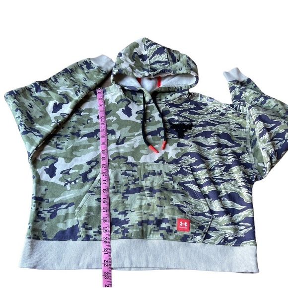 Under Armour Project Rock Women’s Veteran’s Patch Green Camouflage Hoodie, Large - Picture 13 of 14